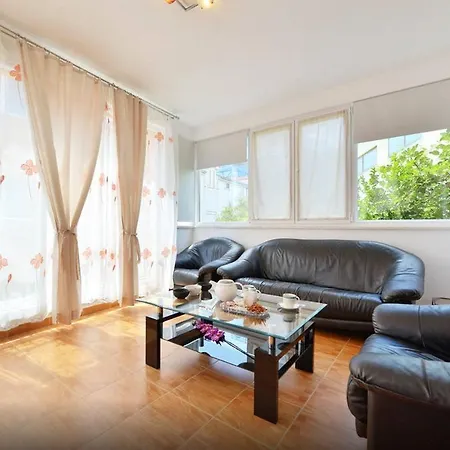 Holiday House Апартаменты Сплит
