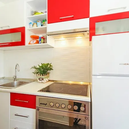 Holiday House Апартаменты