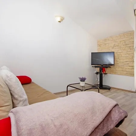 Апартаменты Holiday House *