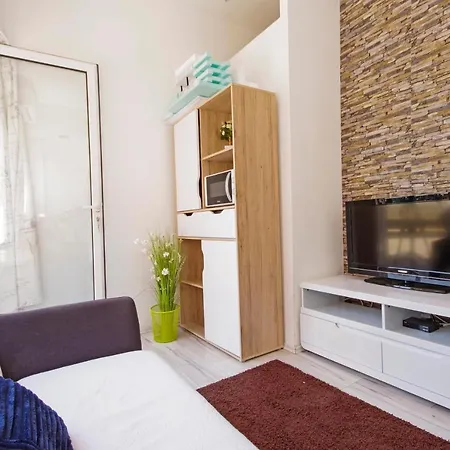 Holiday House Апартаменты