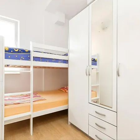 Апартаменты Holiday House *
