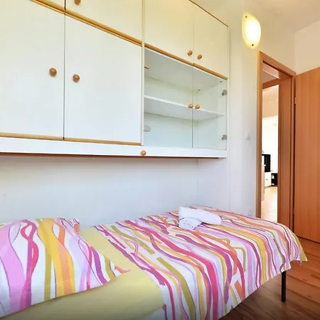 Holiday House *