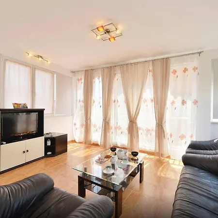 Holiday House Апартаменты