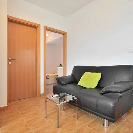 Holiday House Апартаменты